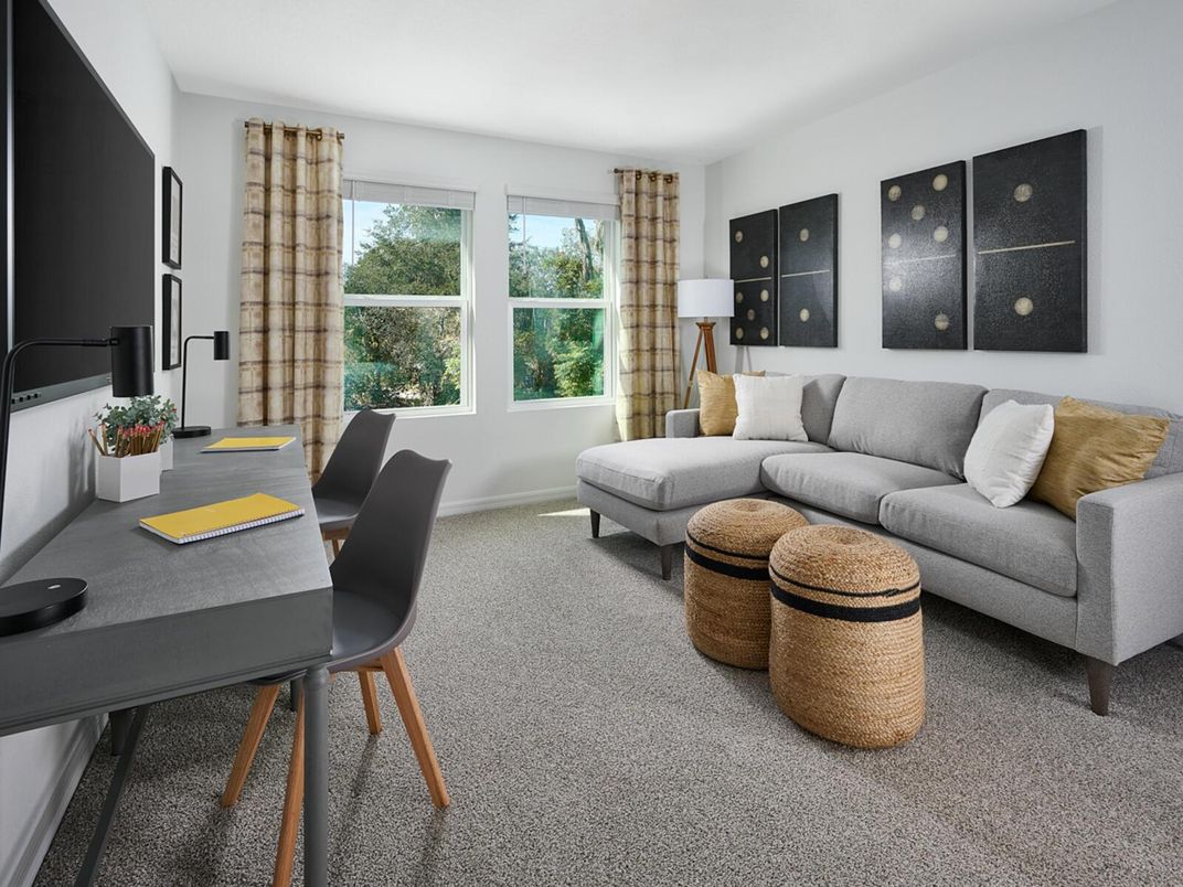 Home Office, Interior