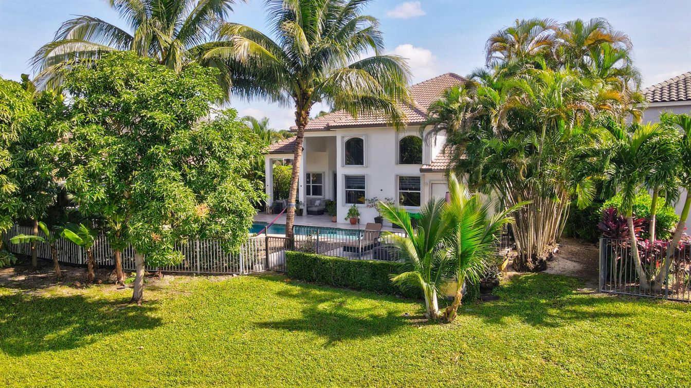 Backyard, Exterior, Pool