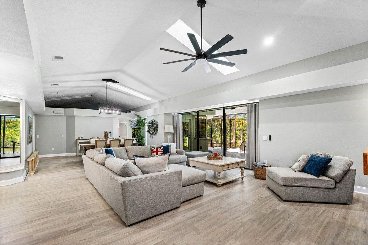Dining room, Interior, Living room, Pendant Lights, Recessed Lighting, Wood Texture Flooring