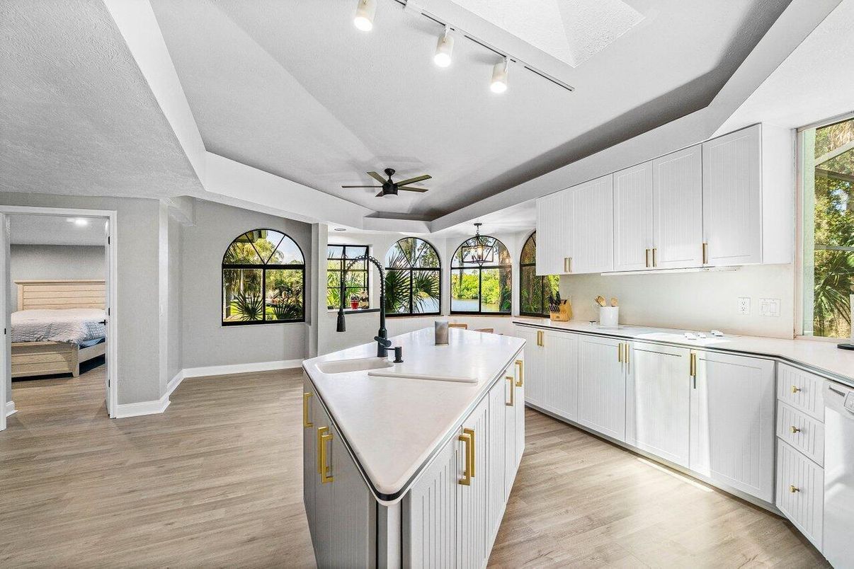 Dining room, Interior, Kitchen, Recessed Lighting, Wood Texture Flooring