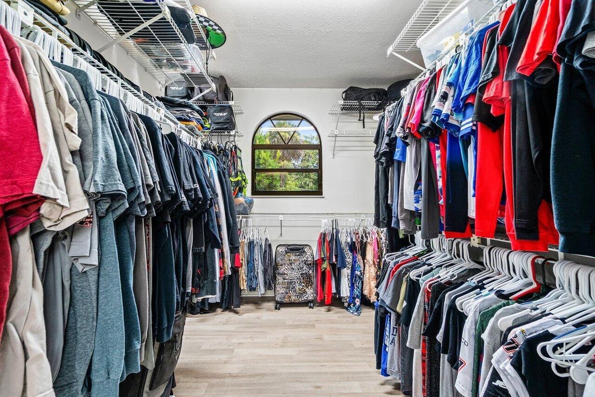 Interior, Walk-in Closets, Wood Texture Flooring