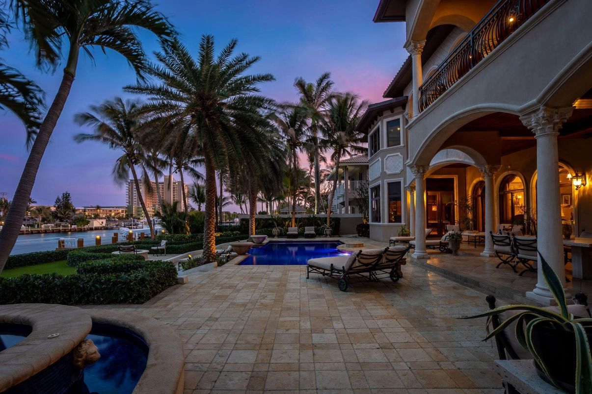 Exterior, Pool, Water