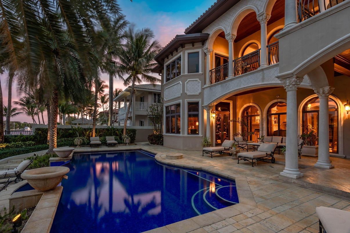 Exterior, Pool