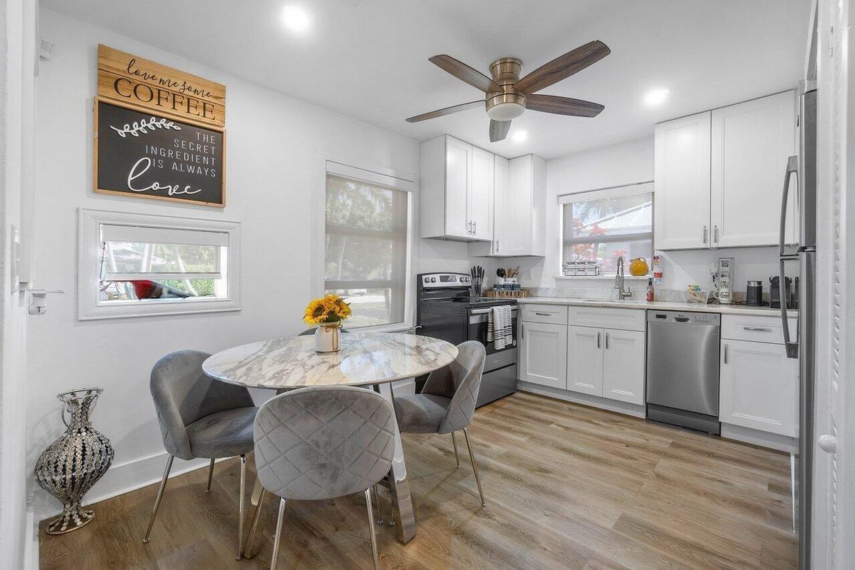 Dining room, Interior, Kitchen, Recessed Lighting, Wood Texture Flooring