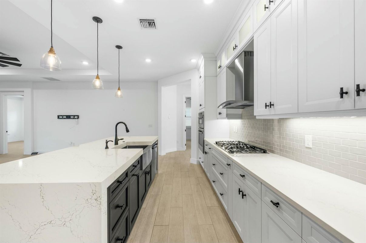 Interior, Kitchen, Pendant Lights, Recessed Lighting, Wood Texture Flooring