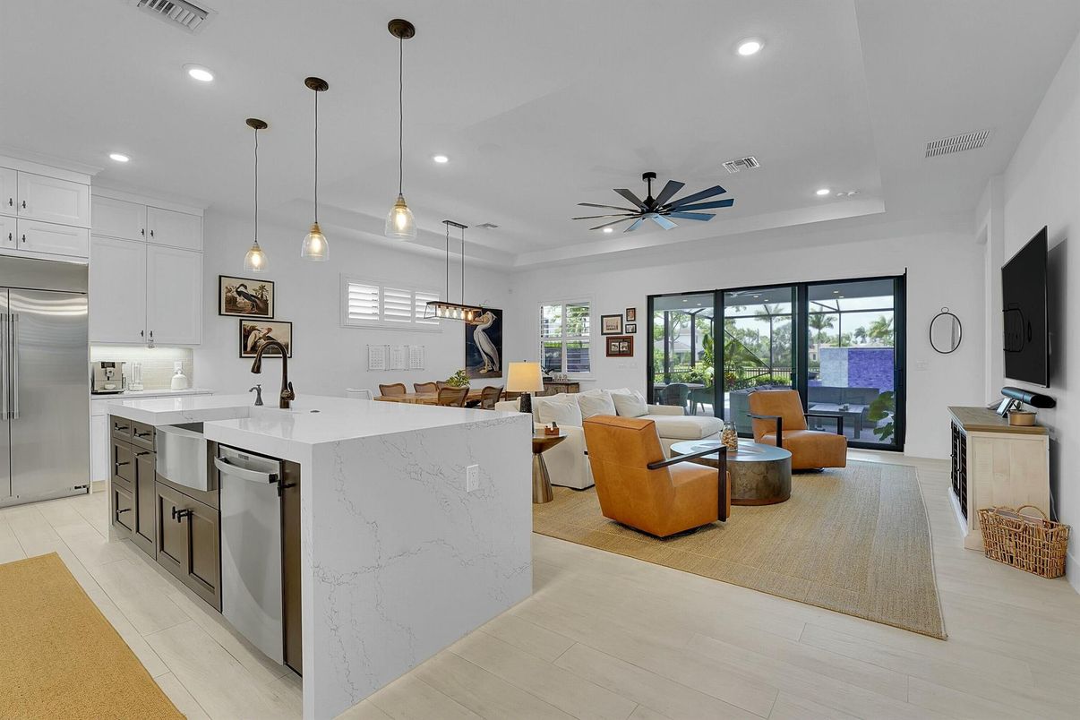 Dining room, Interior, Kitchen, Living room, Pendant Lights, Recessed Lighting, Wood Texture Flooring