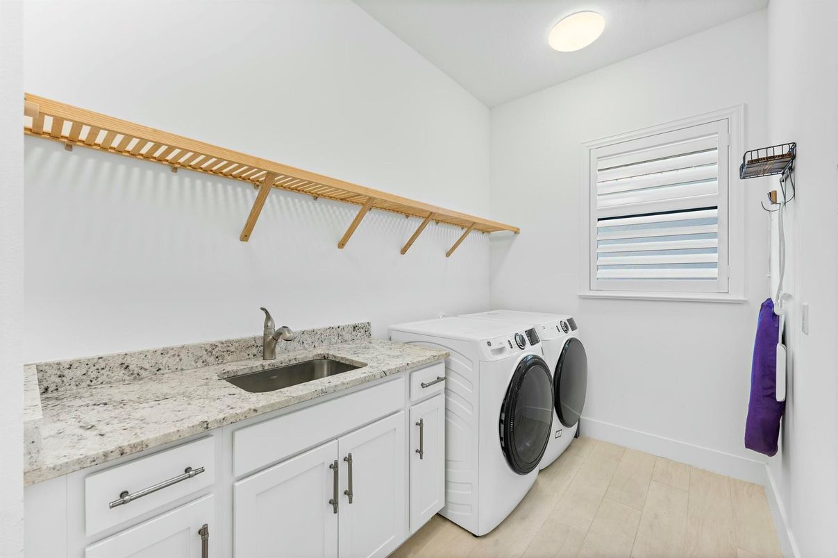 Interior, Washer, Wood Texture Flooring