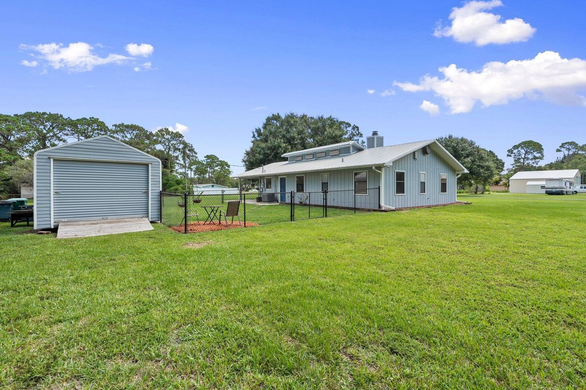 Backyard, Exterior