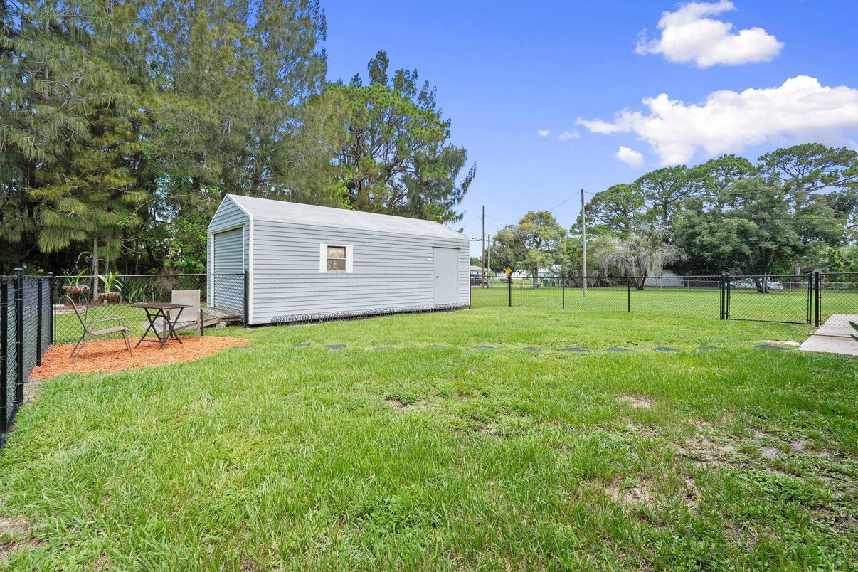 Backyard, Exterior
