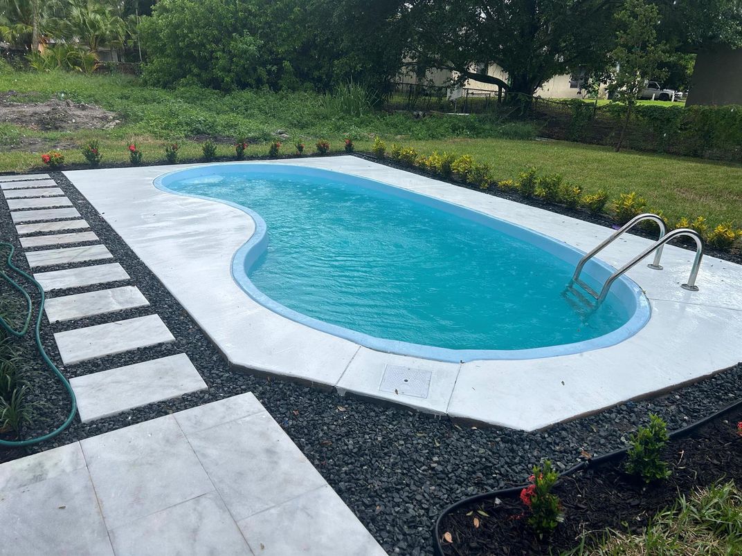 Exterior, Pool