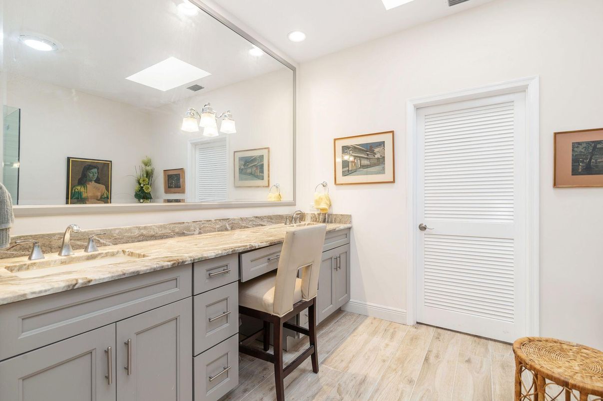 Bathroom, Interior, Recessed Lighting, Wood Texture Flooring
