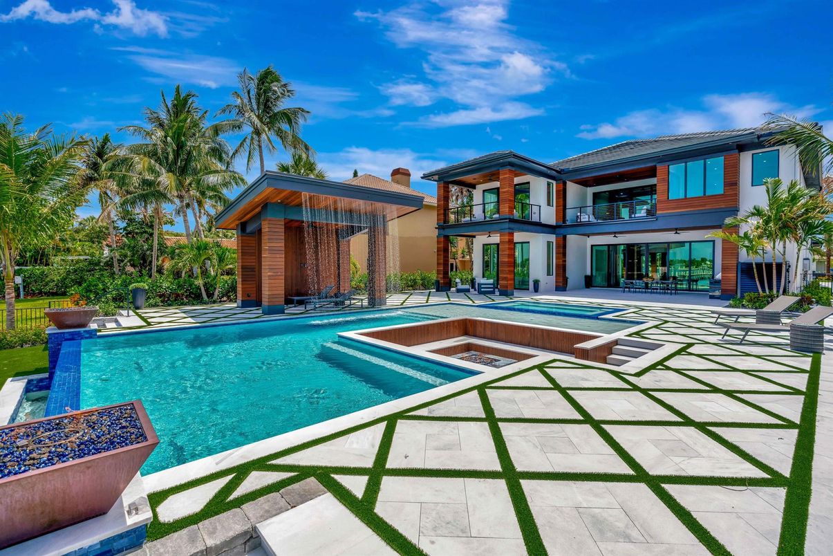 Exterior, Pool