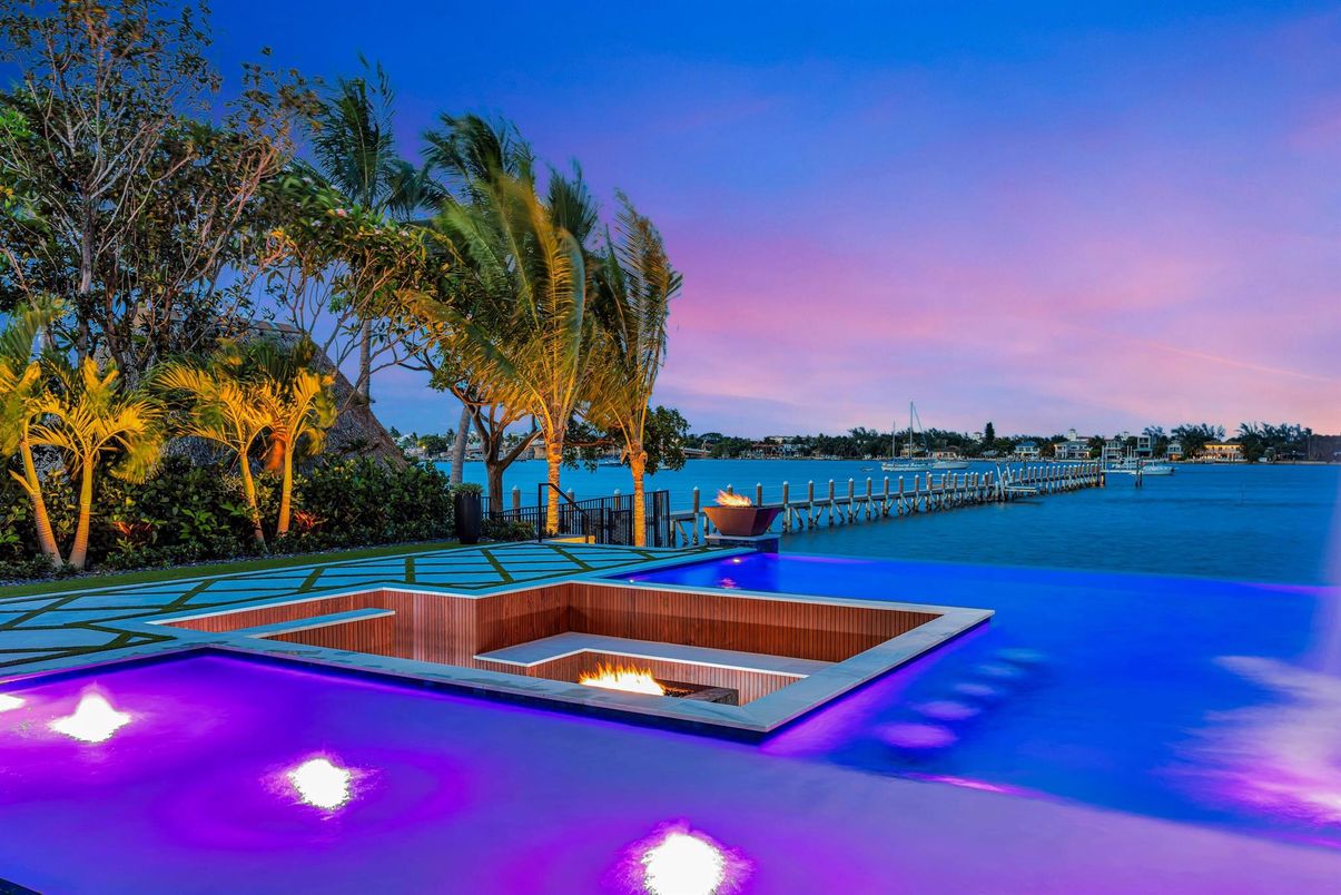 Exterior, Pool, Water