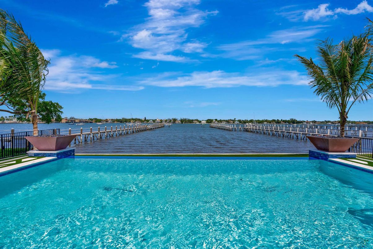 Exterior, Pool, Water