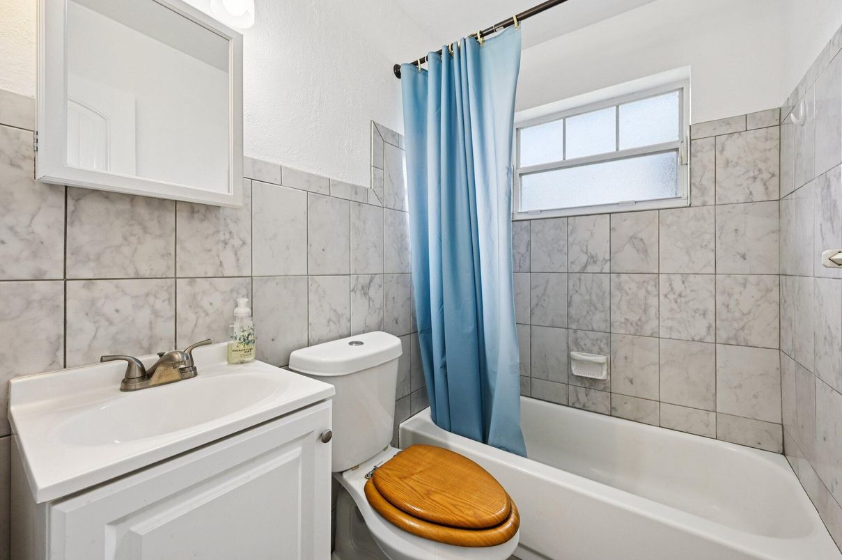 Bathroom, Interior, Marble Walls