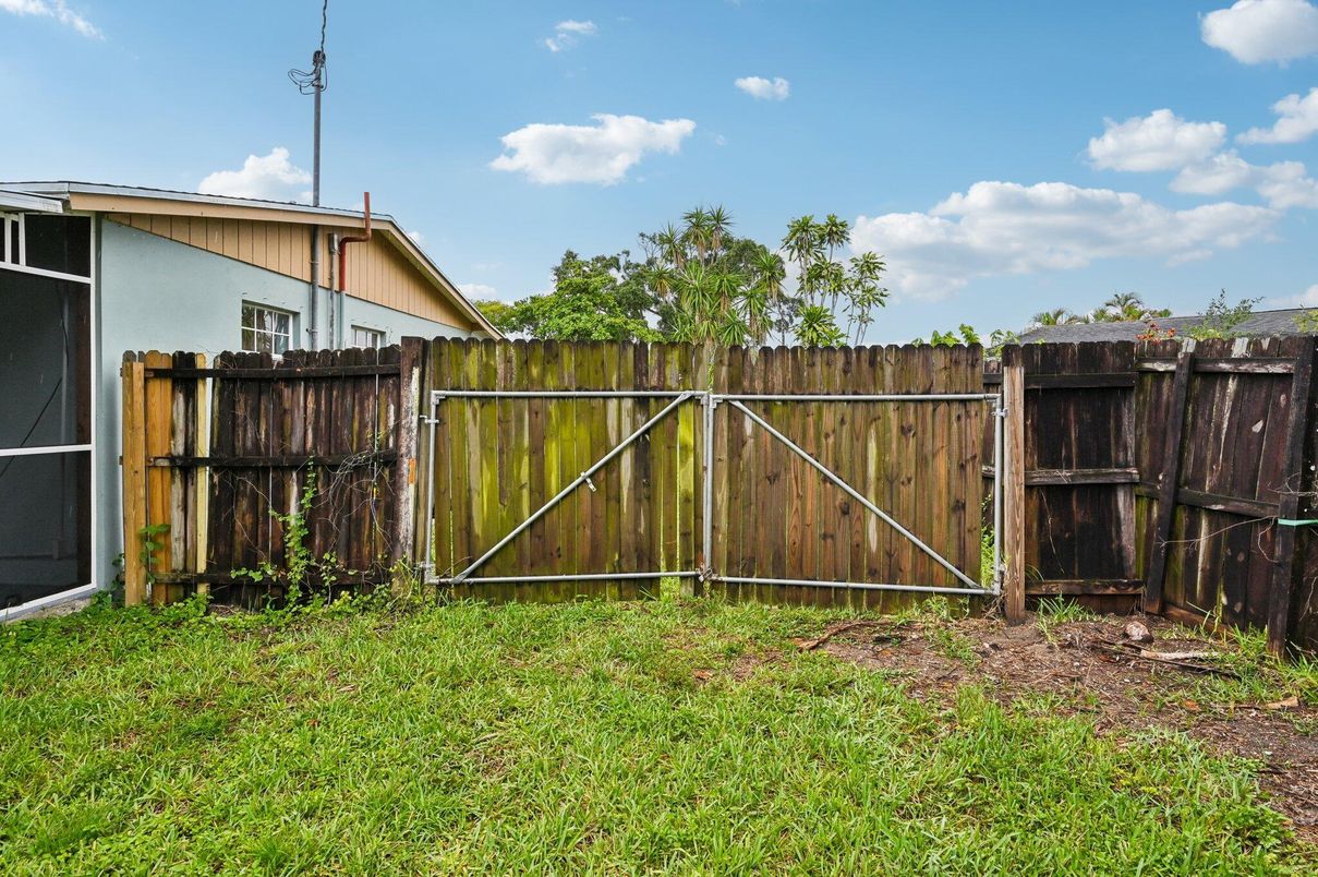 Backyard, Exterior