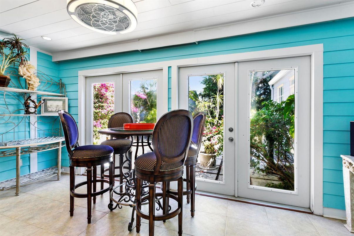 Dining room, Interior, Recessed Lighting