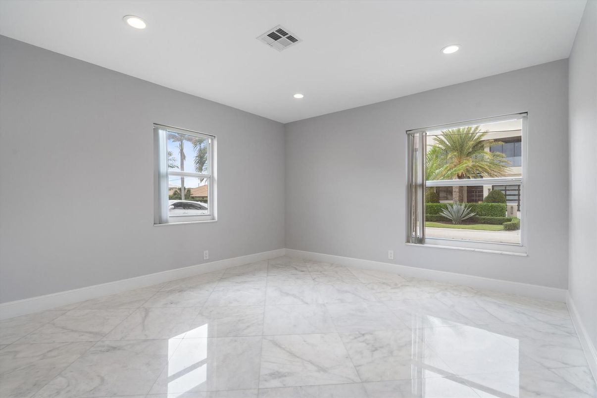 Empty room, Interior, Marble, Recessed Lighting