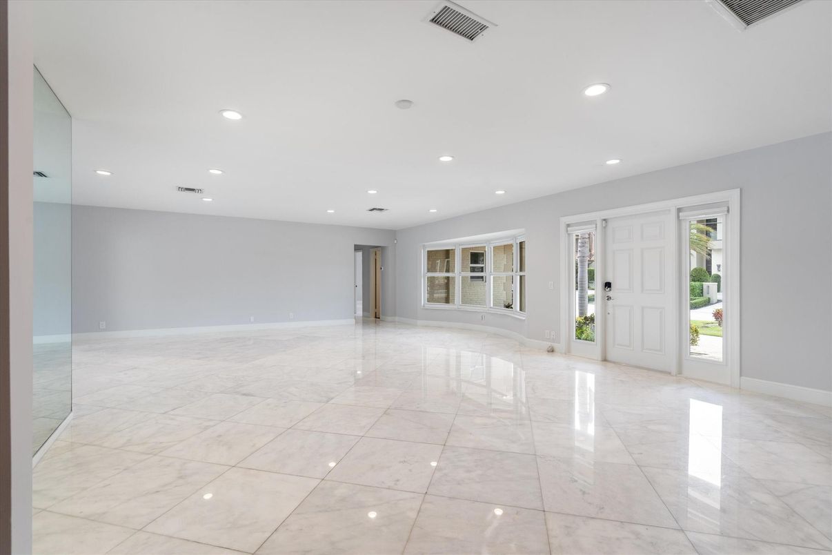 Empty room, Interior, Marble, Recessed Lighting