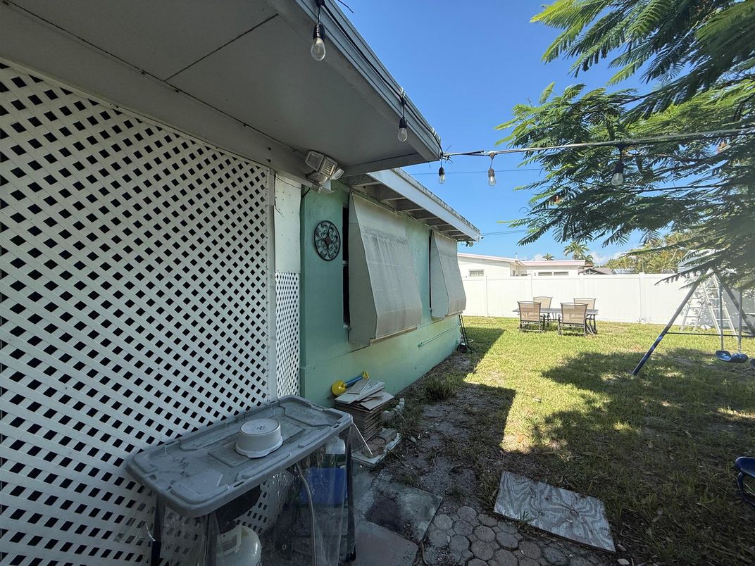 Backyard, Exterior