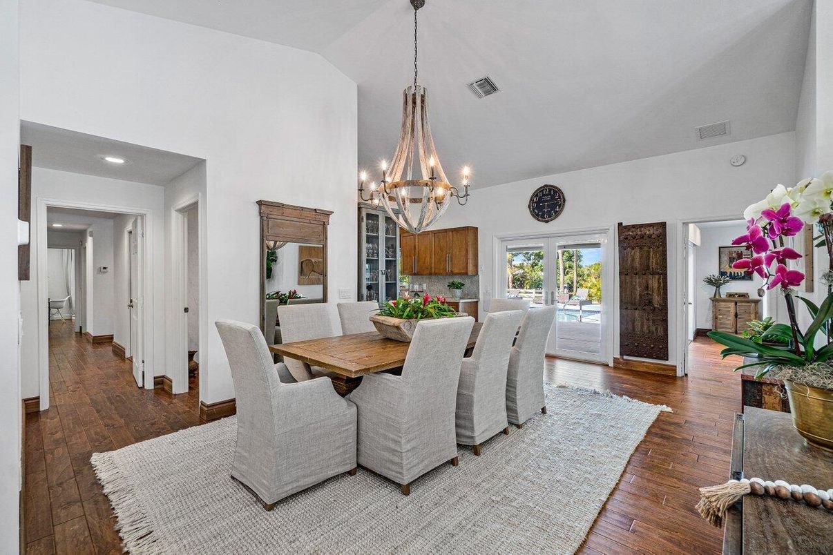 Chandelier, Dining room, Interior, Recessed Lighting, Wood Texture Flooring