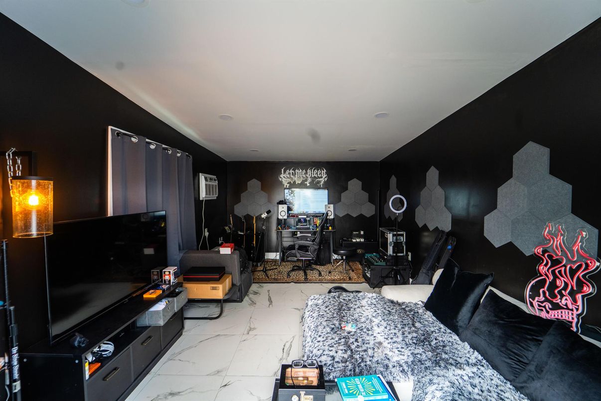 Interior, Living room, Marble, Recessed Lighting