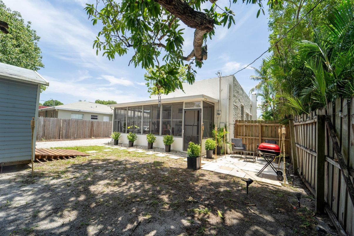 Backyard, Exterior