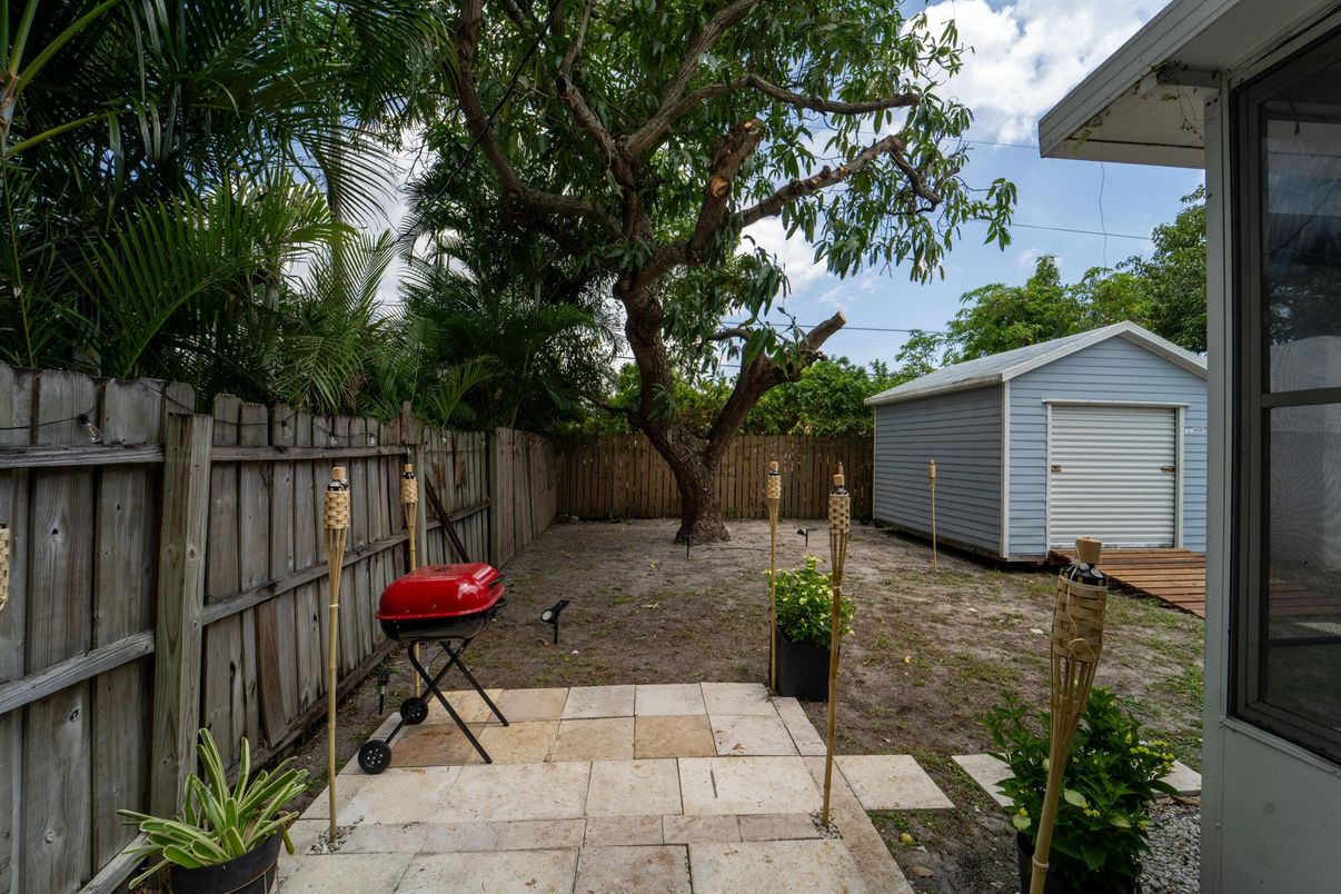 Backyard, Exterior