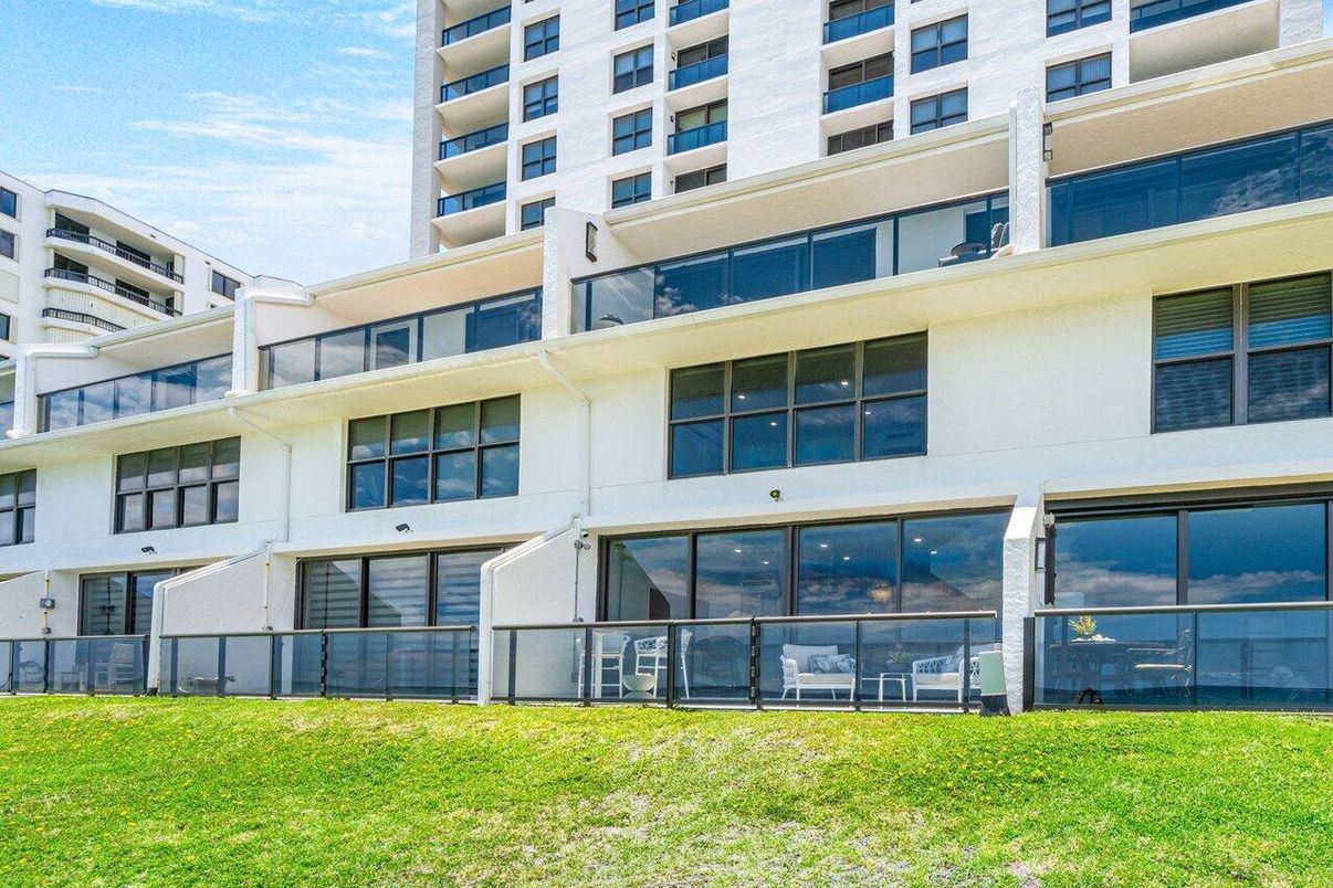 Backyard, Exterior, Facade, Condo Building