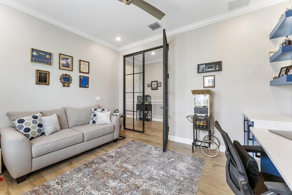 Interior, Recessed Lighting, Wood Texture Flooring