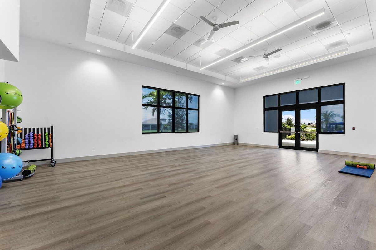 Fitness Equipment, Interior, Recessed Lighting, Wood Texture Flooring