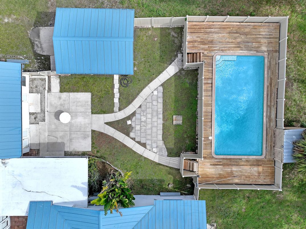 Exterior, Pool