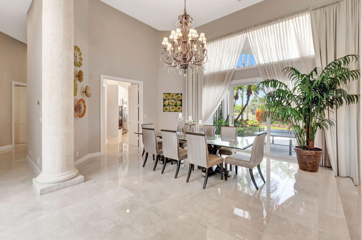 Chandelier, Dining room, Interior