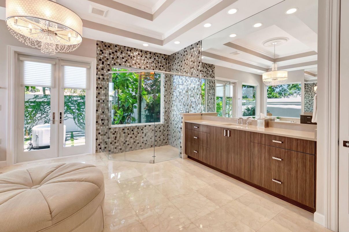 Bathroom, Interior, Pendant Lights, Recessed Lighting
