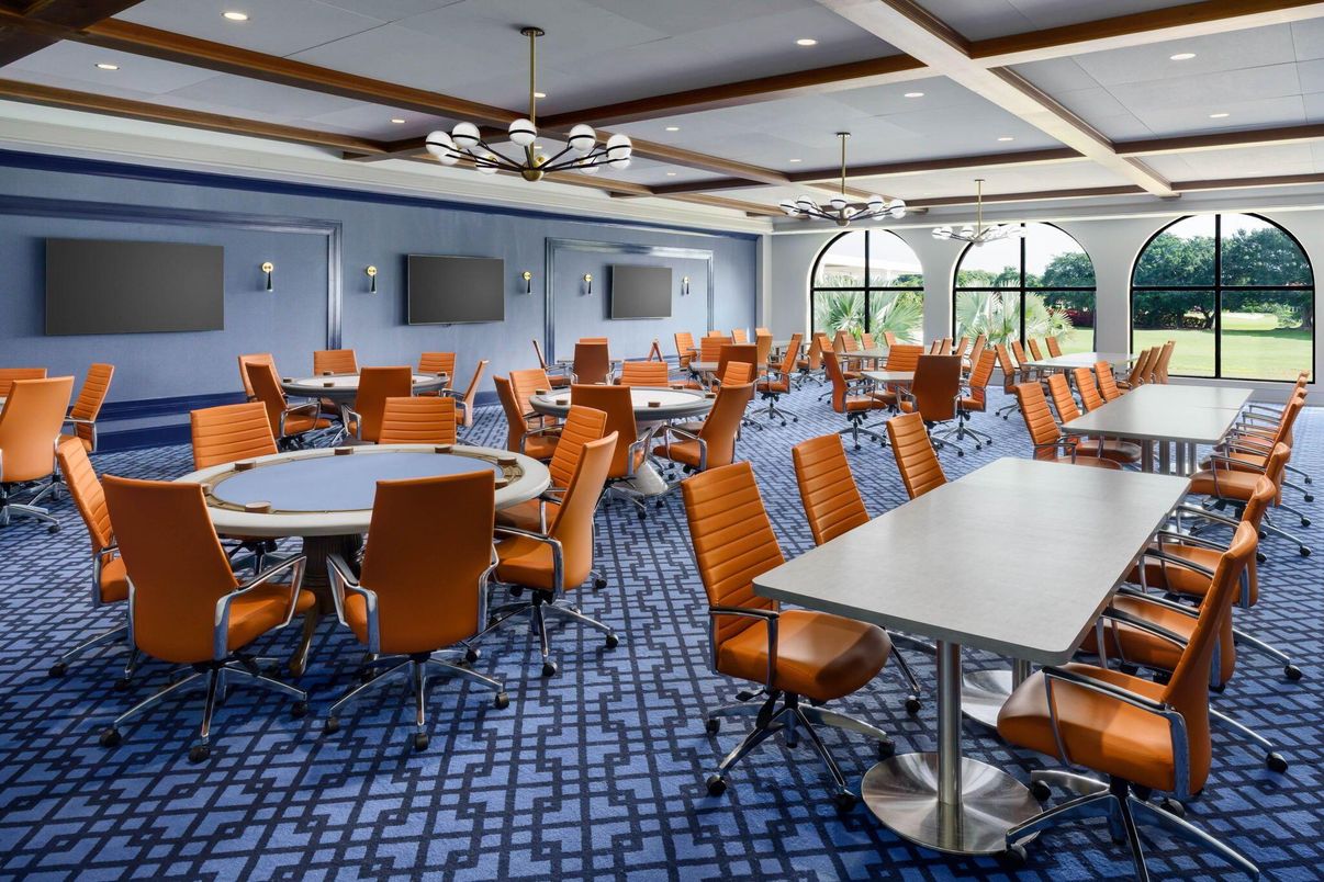 Dining room, Interior, Pendant Lights, Recessed Lighting