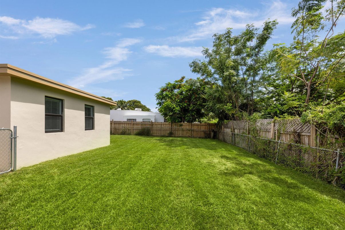 Backyard, Exterior