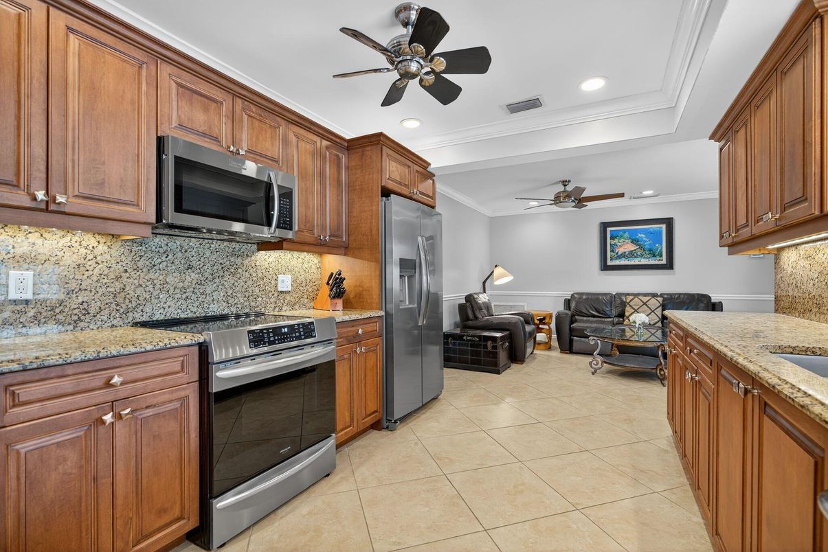 Interior, Kitchen, Living room, Recessed Lighting, Stainless Steel Appliances