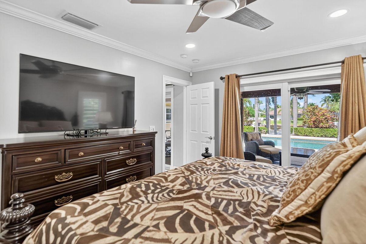 Bedroom, Interior, Recessed Lighting