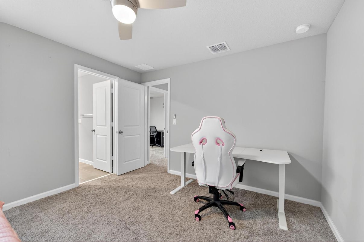 Home Office, Interior