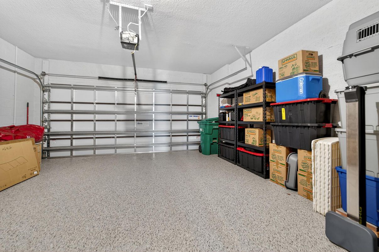 Garage, Interior