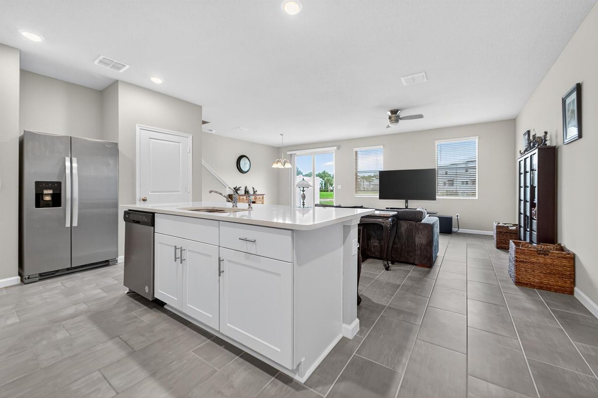 Interior, Kitchen, Living room, Pendant Lights, Recessed Lighting, Stainless Steel Appliances