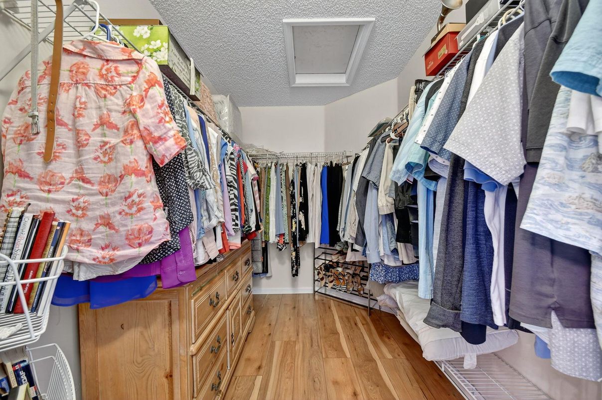 Interior, Walk-in Closets, Wood Texture Flooring