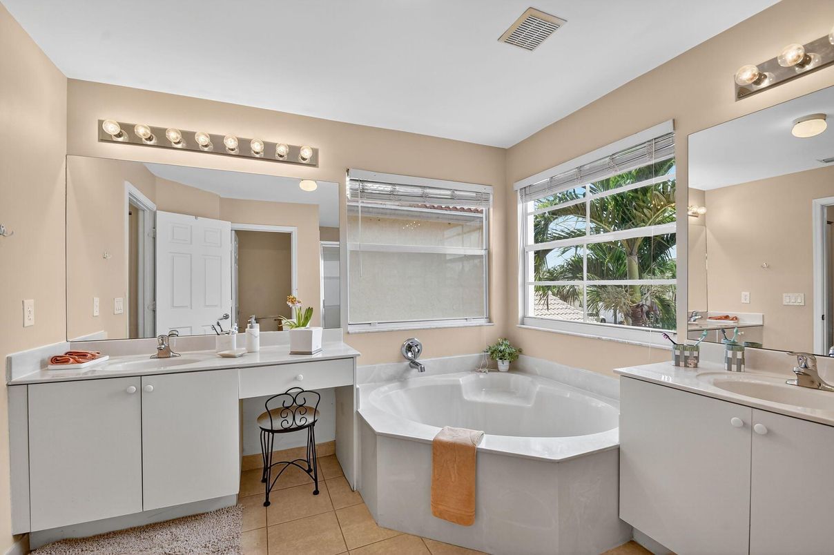 Bathroom, Dual Sink Vanities, Interior