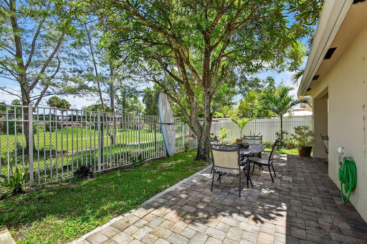 Backyard, Exterior