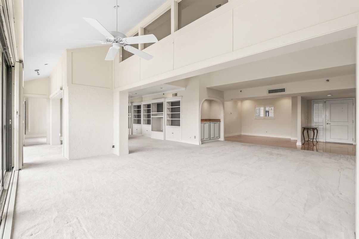 Empty room, Interior, Recessed Lighting