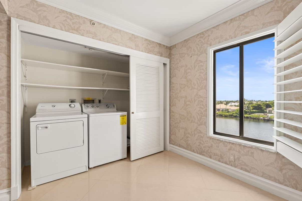 Interior, Utility Closets, Washer, Water