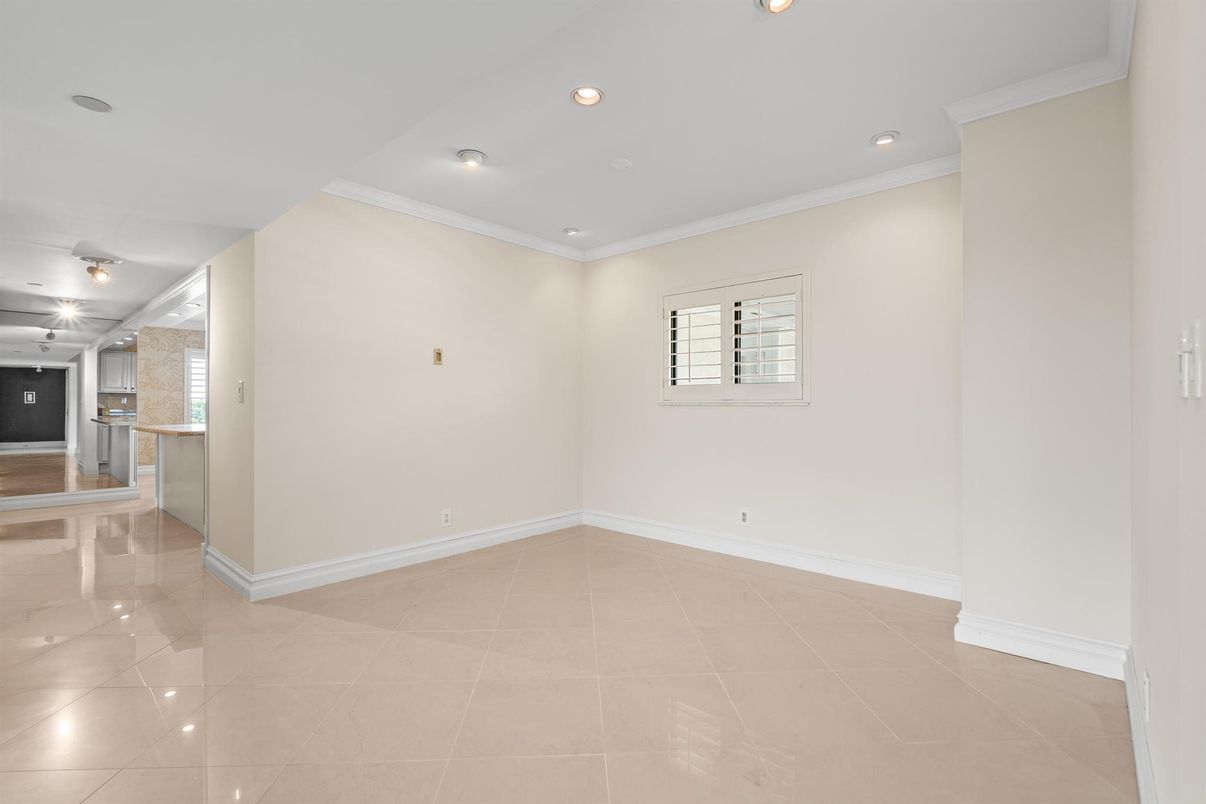 Empty room, Interior, Kitchen, Recessed Lighting
