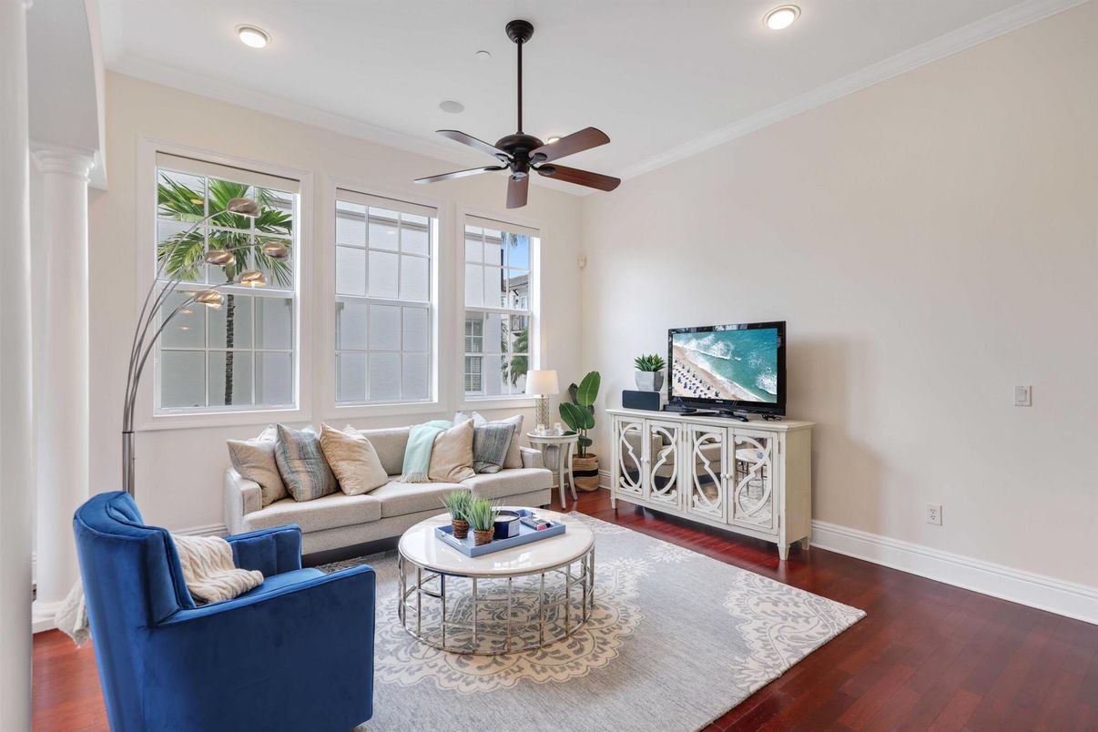 Interior, Living room, Recessed Lighting, Wood Texture Flooring