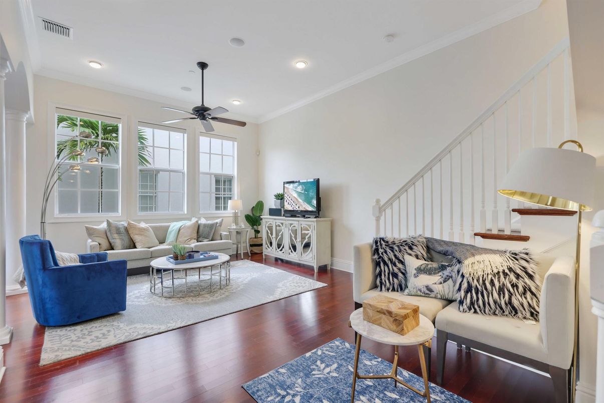 Interior, Living room, Recessed Lighting, Wood Texture Flooring