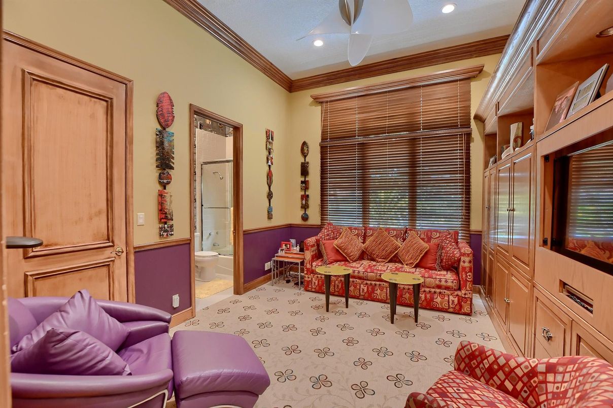 Bathroom, Interior, Living room, Recessed Lighting